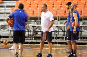 &quot;Σκληρό παιχνίδι με Σερβία&quot; περιμένει ο Θανάσης Σκουρτόπουλος (video)