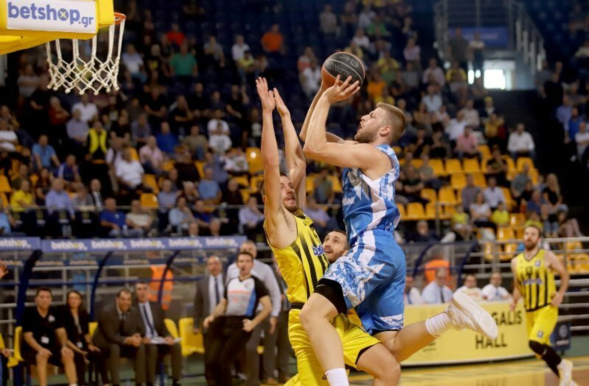 Αχτύπητη τριάδα οδήγησε τον Ιωνικό στο 77-72 επί του Άρη στη Θεσσαλονίκη (pics)
