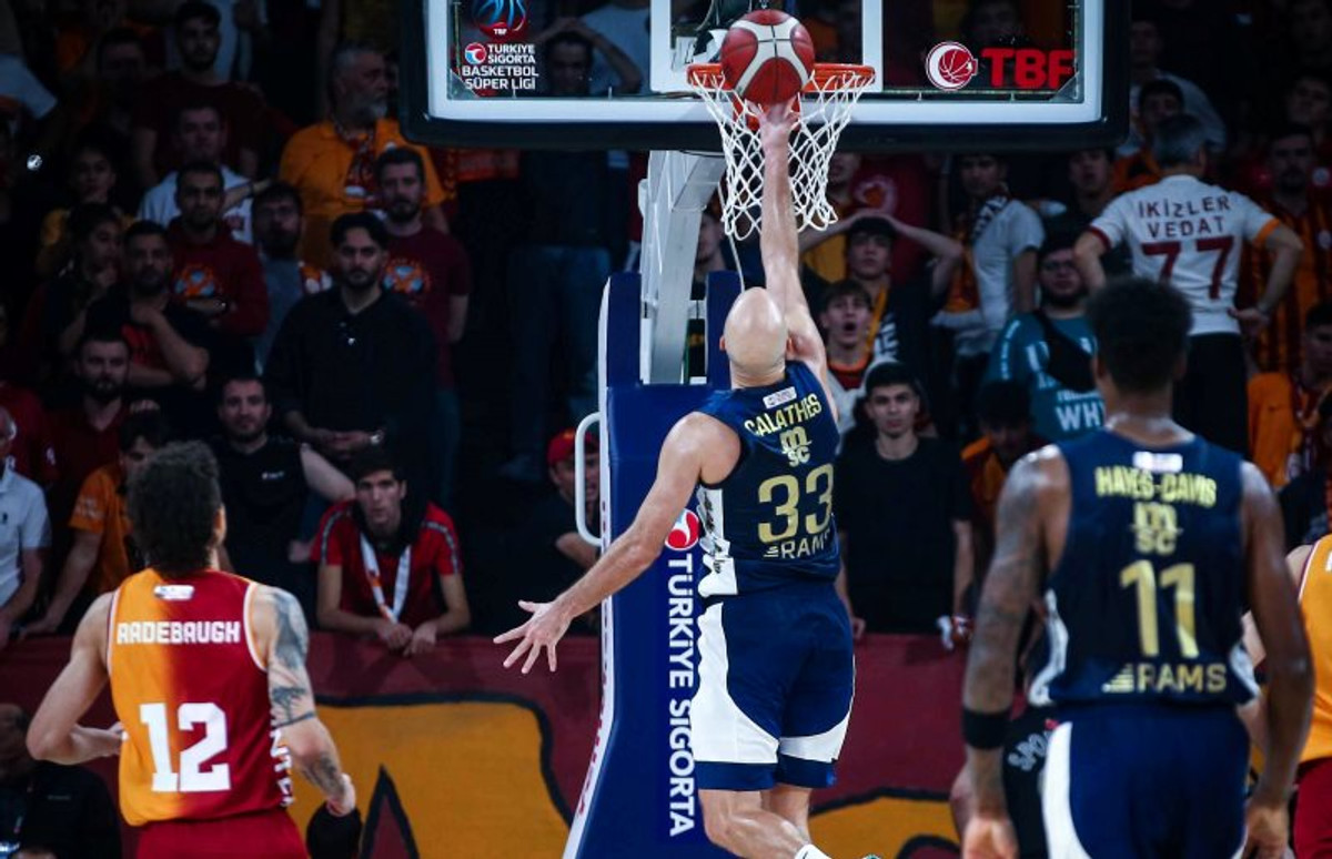 Με Καλάθη η Φενέρμπαχτσε 74-62 τη Γαλατάσαραϊ (video)