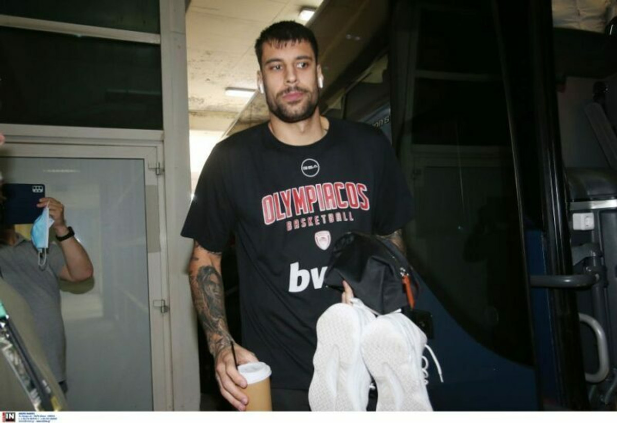 Ολυμπιακός: Η άφιξη της αποστολής στο ΟΑΚΑ (pics)