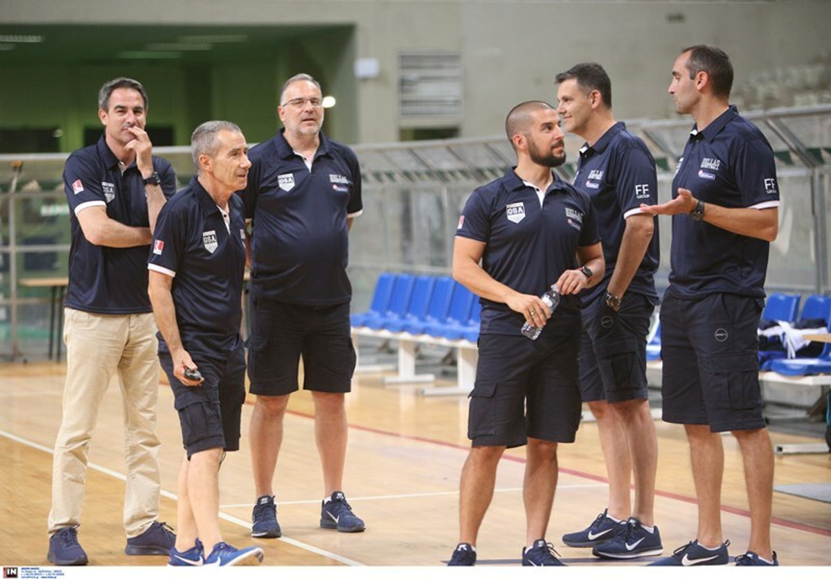 Σκουρτόπουλος: &quot;Στο Παγκόσμιο θα πάνε όσοι παίξουν στα παράθυρα&quot;