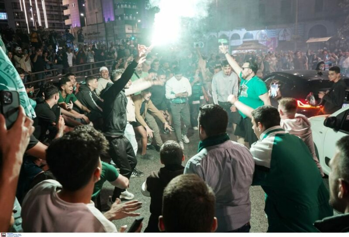 Παναθηναϊκός: Έξαλλοι πανηγυρισμοί στην Ομόνοια και σε όλη την Ελλάδα για το 7ο (pics)