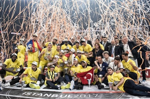 Euroleague: Το πρώτο τρόπαιο της Φενέρμπαχτσε στον τελικό του &#039;17 με τον Ολυμπιακό (video)