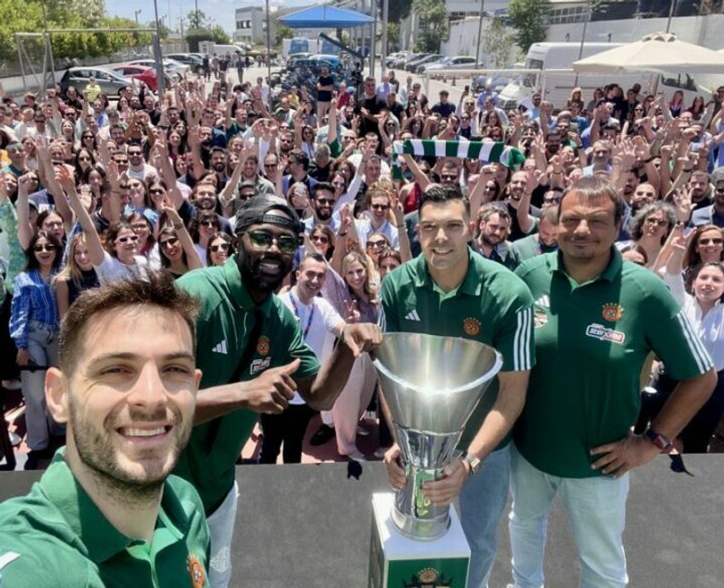 Παναθηναϊκός: Το τρόπαιο της EuroLeague στα γραφεία του ΟΠΑΠ (pics & vid)