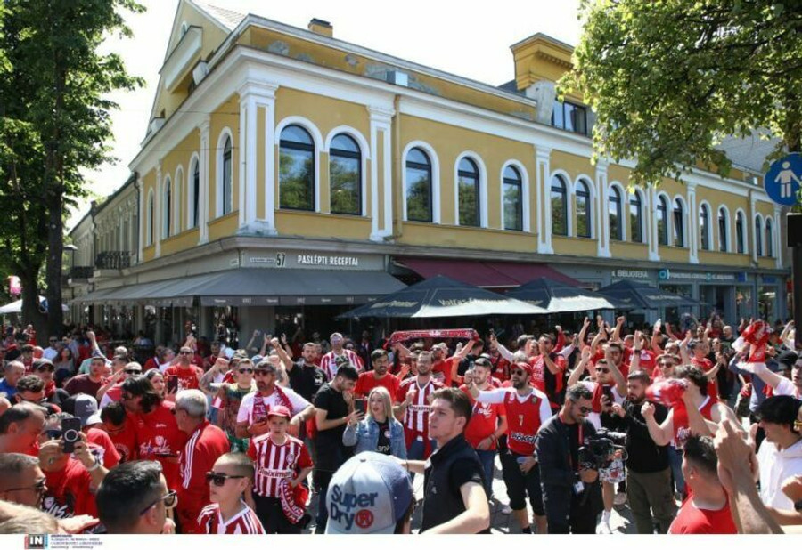 Ολυμπιακός: To κόκκινο "ποτάμι" στο Κάουνας (vid & gallery)