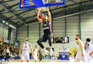 Το εντυπωσιακό double-double του Νίκολα Μιλουτίνοβ (video)