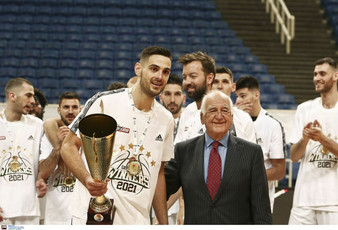 MVP του τελικού ο Παπαπέτρου (vids)