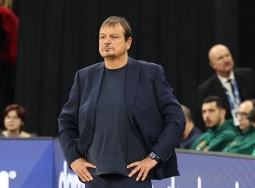 Αταμάν: "Κάναμε μια άθλια εμφάνιση, παίξαμε σαν παιδική ομάδα"