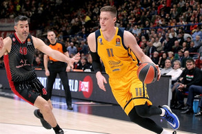 Μεγάλο διπλό η Χίμκι 78-69 την Αρμάνι στο Μιλάνο και... 4 ομάδες στην 8η θέση!