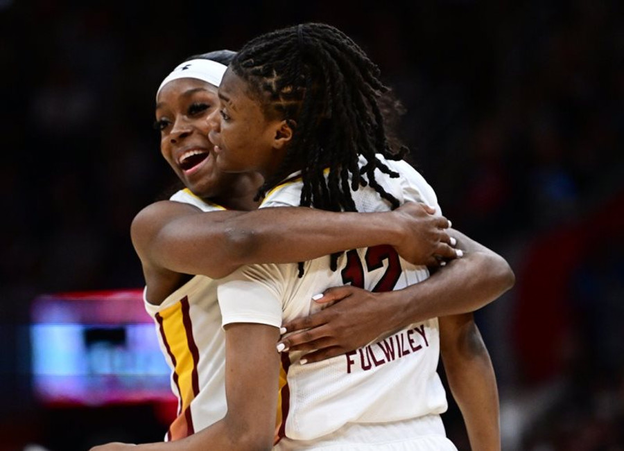 NCAAW: Στο Σάουθ Καρολάινα ο τίτλος, 87-75 το Αϊόβα της Κέιτλιν Κλαρκ (vids)