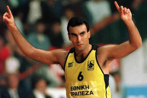 Άρης: Χρόνια πολλά ανυπέρβλητε Νίκο Γκάλη! (pic)