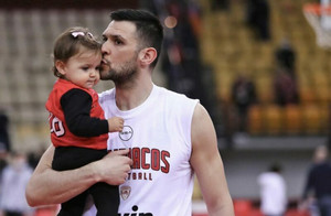 Ολυμπιακός: Το μήνυμα για την Παγκόσμια Ημέρα του Πατέρα (pics)