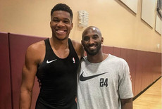Δούλεψε το σουτ του με τον Κόμπι Μπράιαντ ο Giannis! (photo)