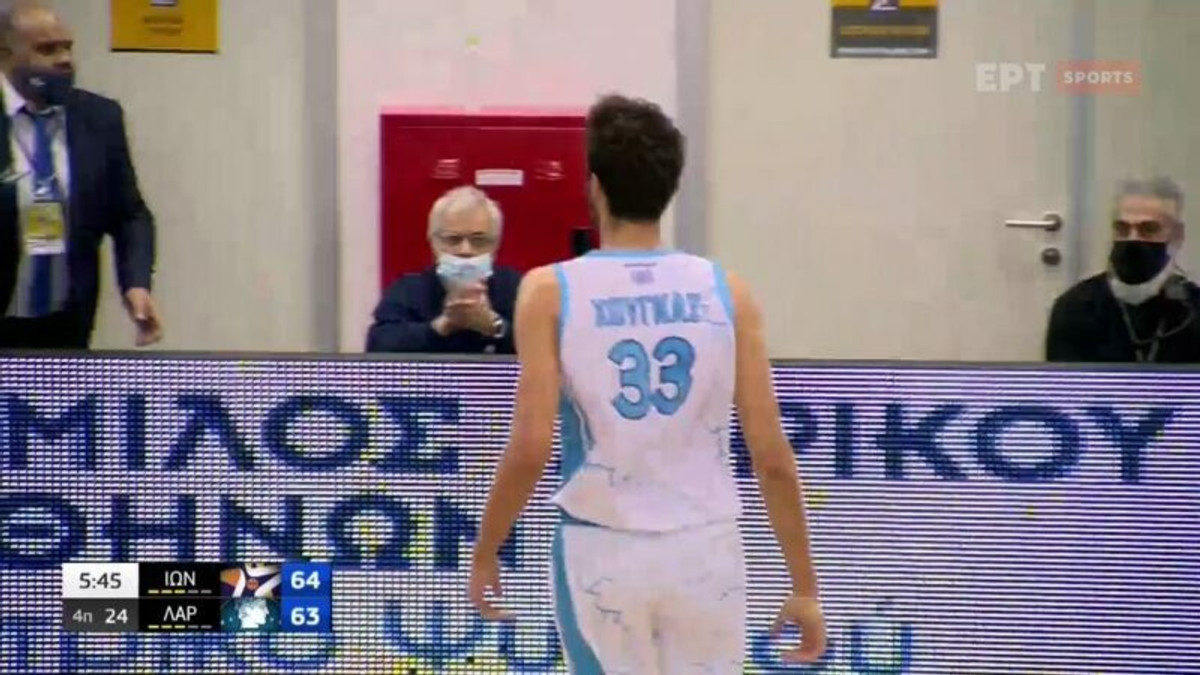Τα 7/7 τρίποντα του Νίκου Χουγκάζ! (video)
