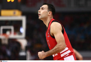 Ολυμπιακός: Πρόβλημα με Σλούκα-Βεζένκοφ πριν το τζάμπολ στην Μπολόνια!