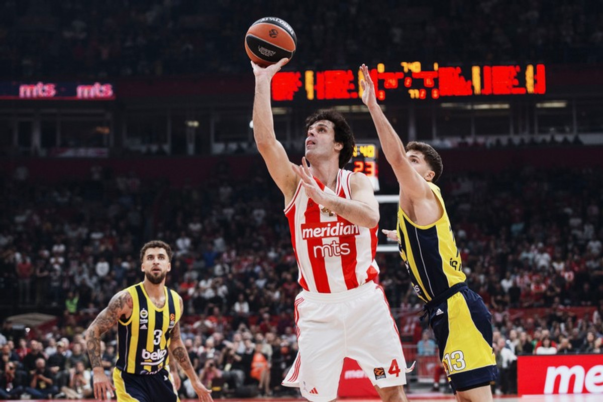 Θρίαμβος του Ερυθρού Αστέρα, 87-56 τη Φενέρμπαχτσε (vid)
