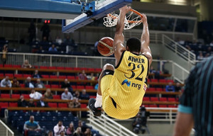 Με Air... Hunter η ΑΕΚ 78-71 την Φουενλαμπράδα (pics)