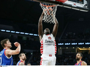 Εφές-Ολυμπιακός 88-69: Έμεινε &quot;άσφαιρος&quot; με μόλις 3 πόντους στην 4η περίοδο (pics)