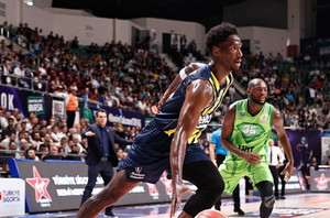 BSL: Break πρόκρισης η Φενέρ, 98-87 την Τόφας και παίζει με Εφές