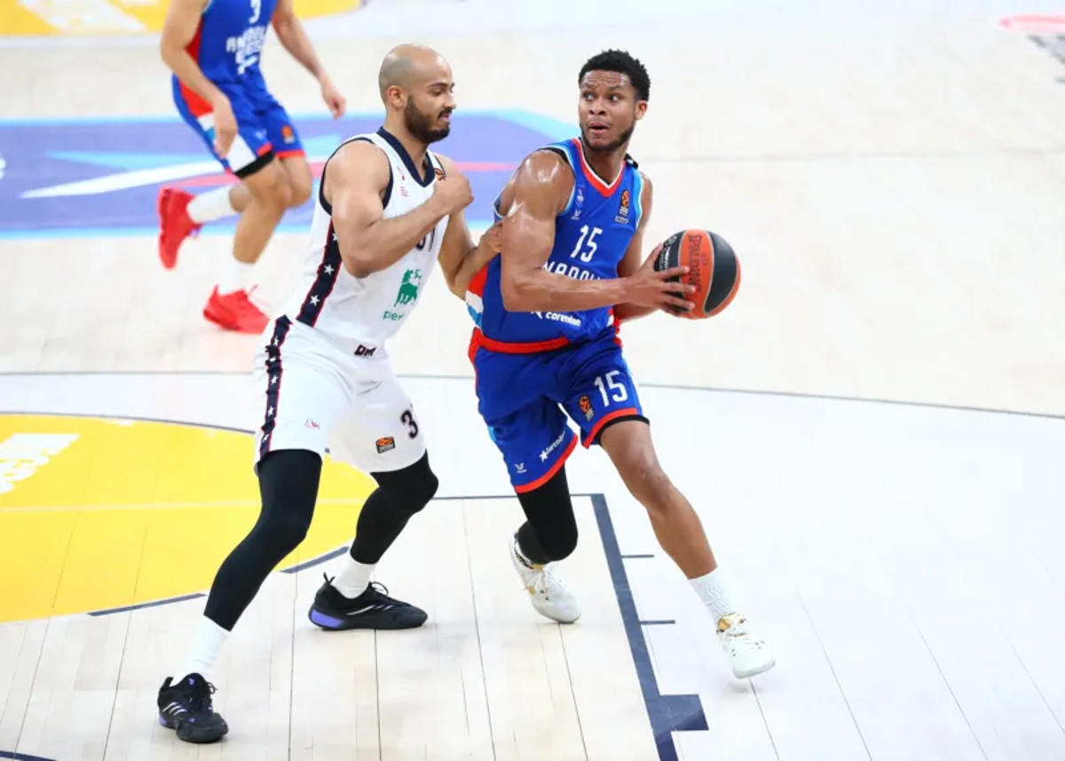 Η Εφές ισοπέδωσε με 110-66 την Αρμάνι Μιλάνο! (vid)