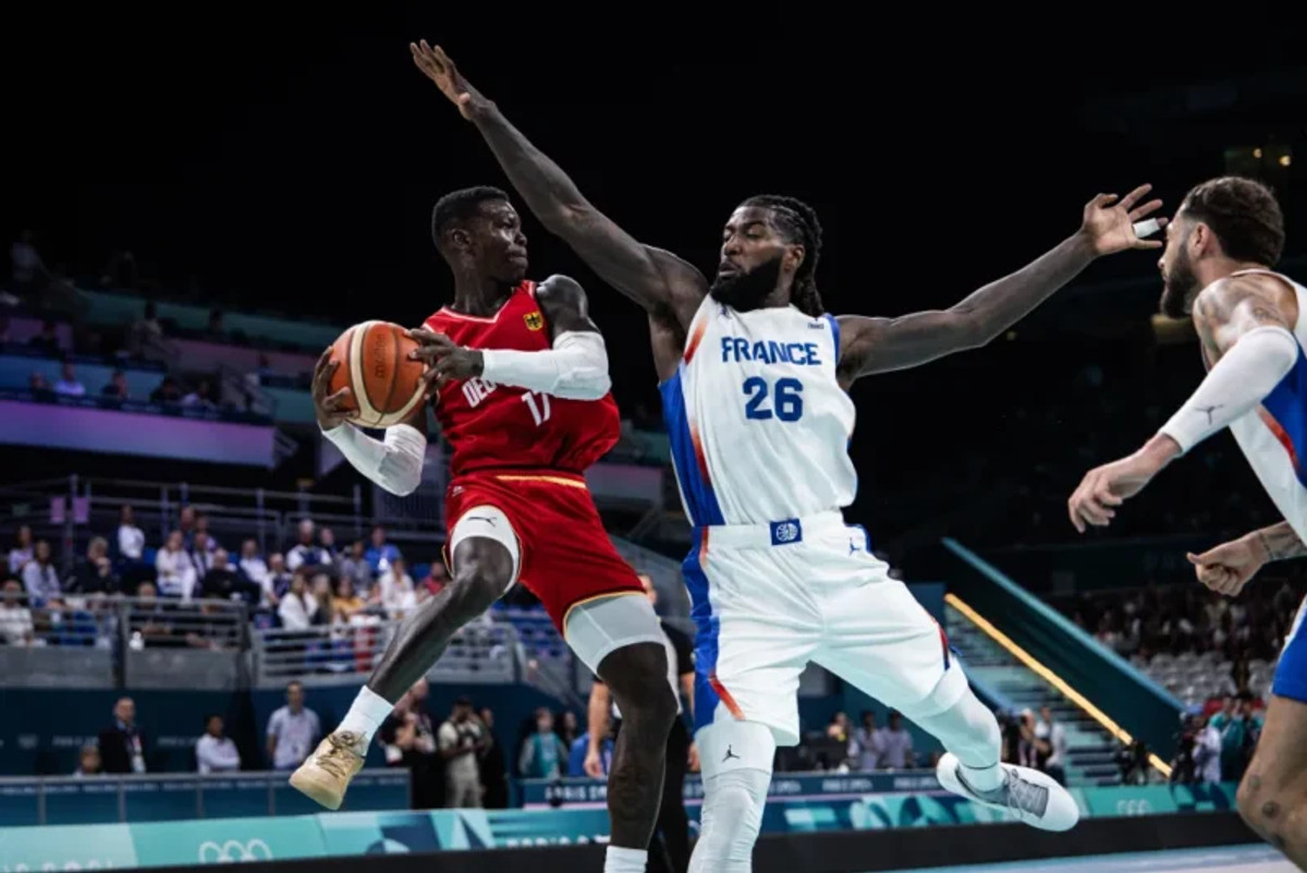 LIVE STREAMING: Γαλλία-Γερμανία 73-69 (τελικό)