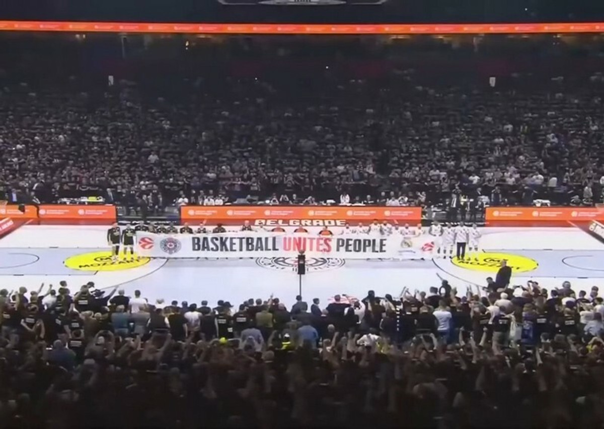 EuroLeague: Το ενωτικό πανό από Παρτιζάν και Ρεάλ (vid)