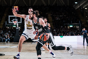 Η Βίρτους 87-79 τη Φενέρ του Μότλεϊ - Ξεπέρασε τους 3.000 πόντους ο Καλάθης (vid)