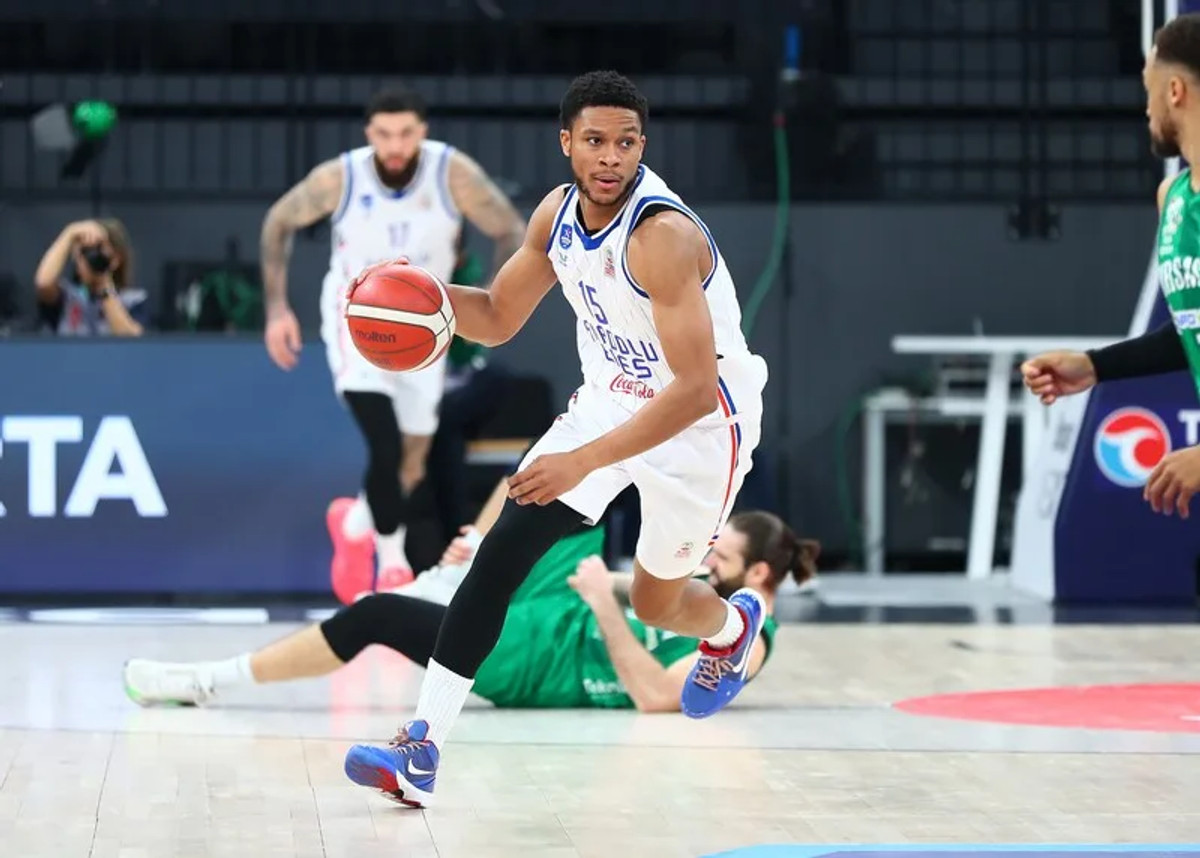 Η Εφές 83-68 την Μπούρσασπορ πριν από τον Παναθηναϊκό (vid)