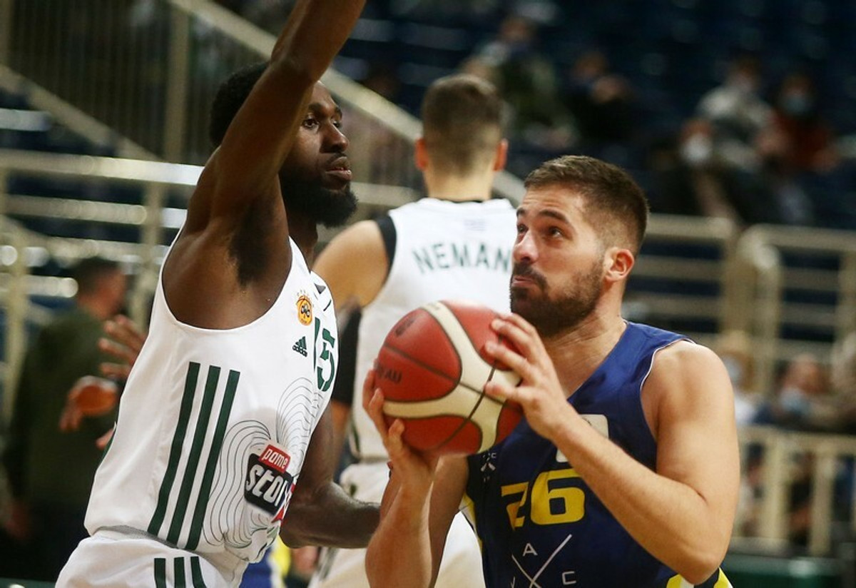 Ντεμπούτο Καμπερίδη, Βόβορα-Σερέλη στο Λαύριο-Παναθηναϊκός, σπουδαίο ματς στην Πάτρα