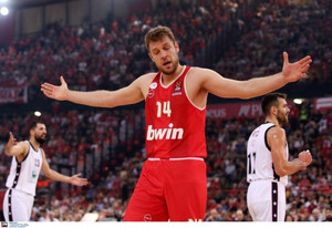 Βεζένκοφ: MVP για δεύτερη σερί αγωνιστική στη EuroLeague (vid)
