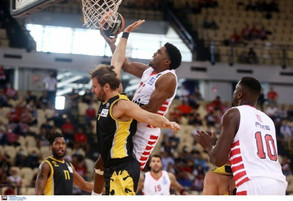 Ολυμπιακός-ΑΕΚ: Η photo gallery από το ΣΕΦ