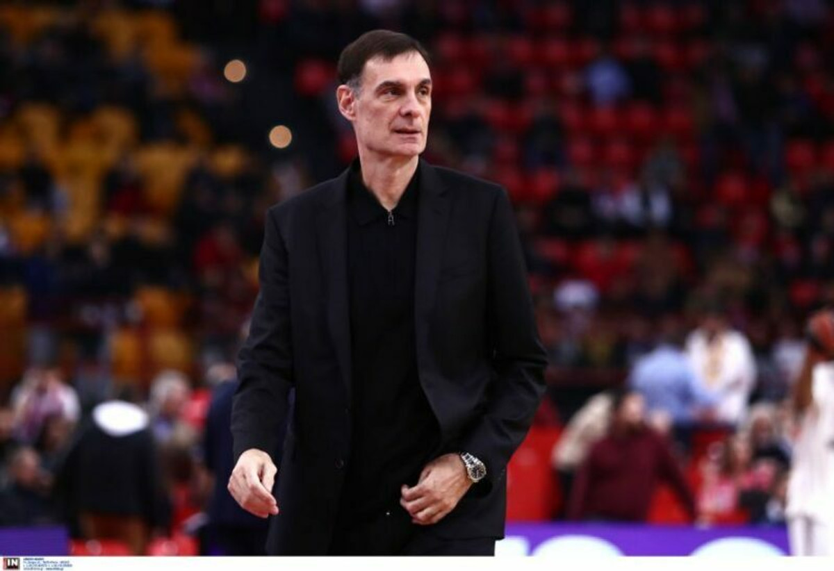 Ολυμπιακός: &quot;Δεν θα επιτρέψουμε σε κανένα να σπιλώσει τον κορυφαίο προπονητή της Ευρώπης&quot;