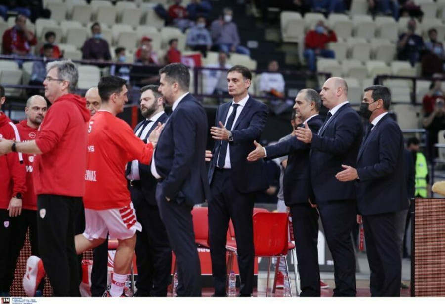 Μπαρτζώκας: Δουλειά μου είναι να πιέζω τους παίκτες (vids)