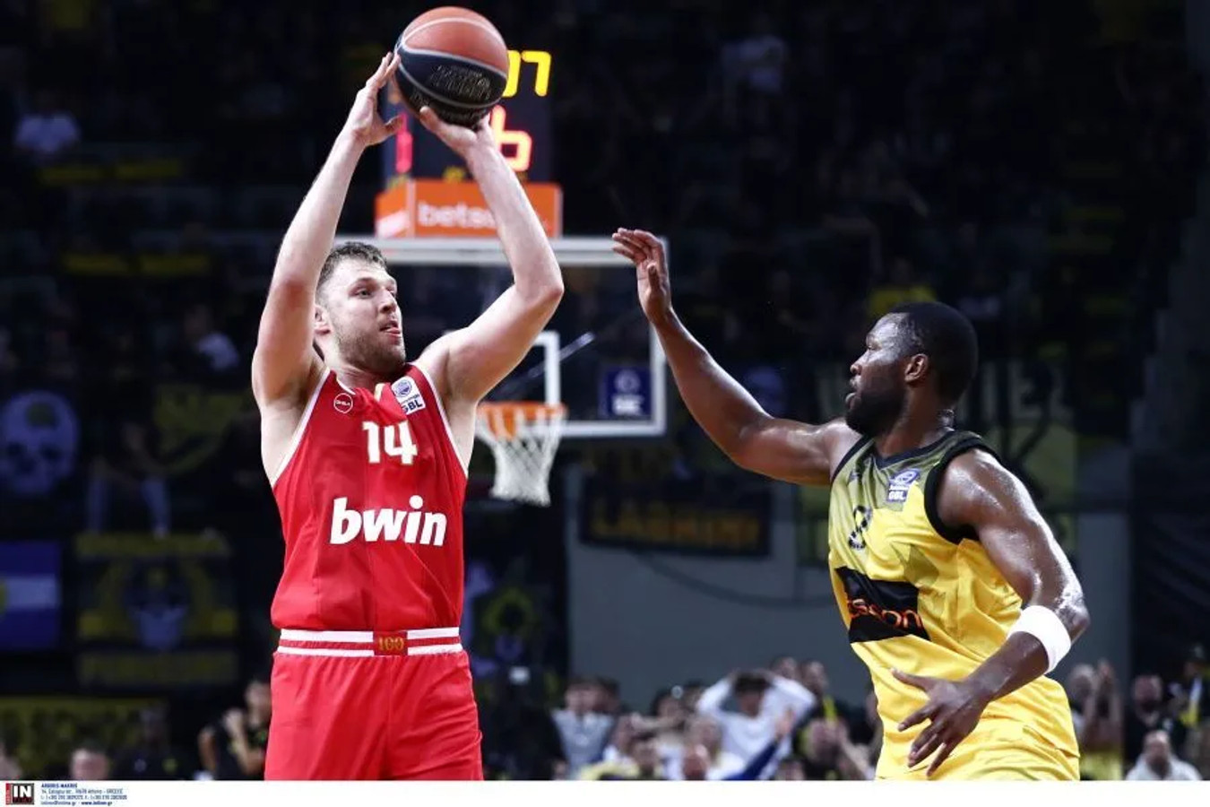 Ο Ολυμπιακός 90-64 την ΑΕΚ, στους τελικούς με Παναθηναϊκό (gallery &amp; vids)