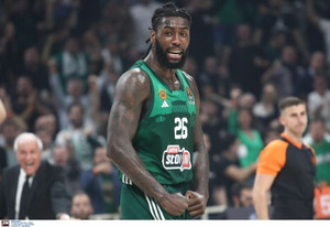 Tο τρομερό buzzer-beater... poster κάρφωμα του Λεσόρ! (vid)