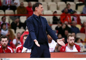 Μπαρτζώκας: &quot;Έχουμε έλλειμμα ενέργειας, δύσκολα ο Φαλ με Μακάμπι&quot; (vid)