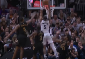 NBA Top 5: Ο Μπανκέρο κέρδισε τρεις και κάρφωσε (video)