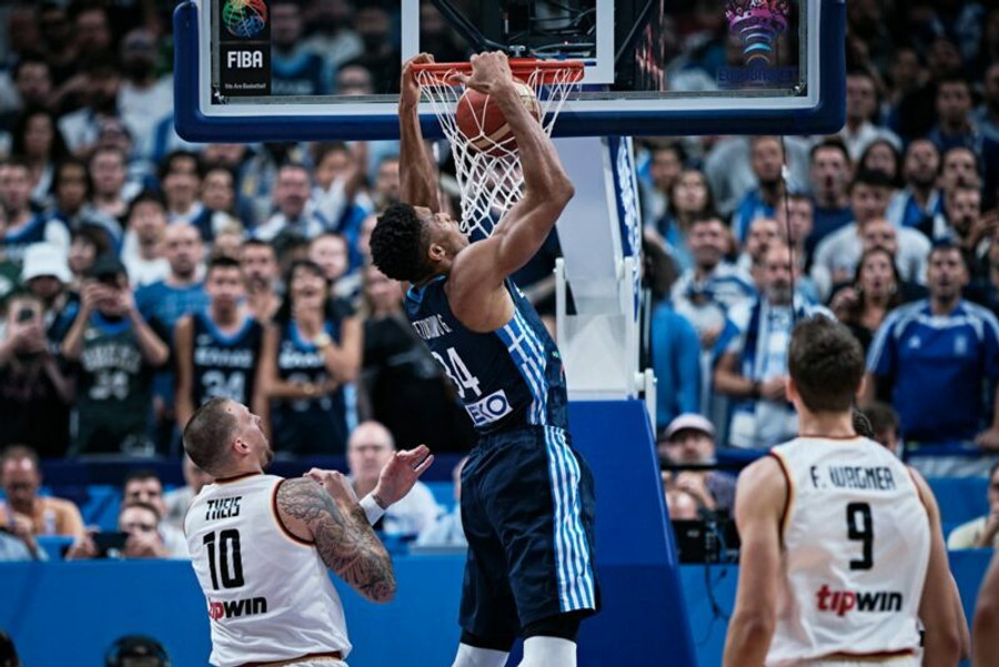 FIBA: Τα highlights και οι μέσοι όροι του Γιάννη στο EuroBasket 2022 (vid)