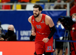 Euroleague: Back to back MVP αγωνιστικής ο Τόρνικε Σενγκέλια (video)