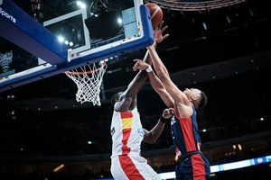 EuroBasket 2022: Η τρομερή τάπα του Γκαρούμπα στην κορυφή του Top-10 (vid)