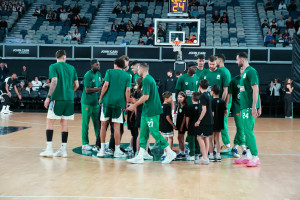 Παναθηναϊκός-Παρτιζάν: Με 12 Ελληνόπουλα που μένουν στη Μελβούρνη η είσοδος των "πρασίνων" (pics &amp; vids)