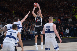 Δείτε πώς η Βίρτους νίκησε 94-62 τη Φορτιτούντο στο ντέρμπι της Μπολόνια (vid &amp;pics)