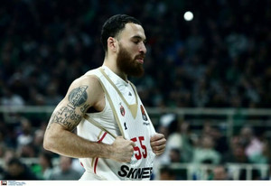 Μάικ Τζέιμς: &quot;Δεν πρέπει να ψηφίζουν οι οπαδοί&quot; (pic)