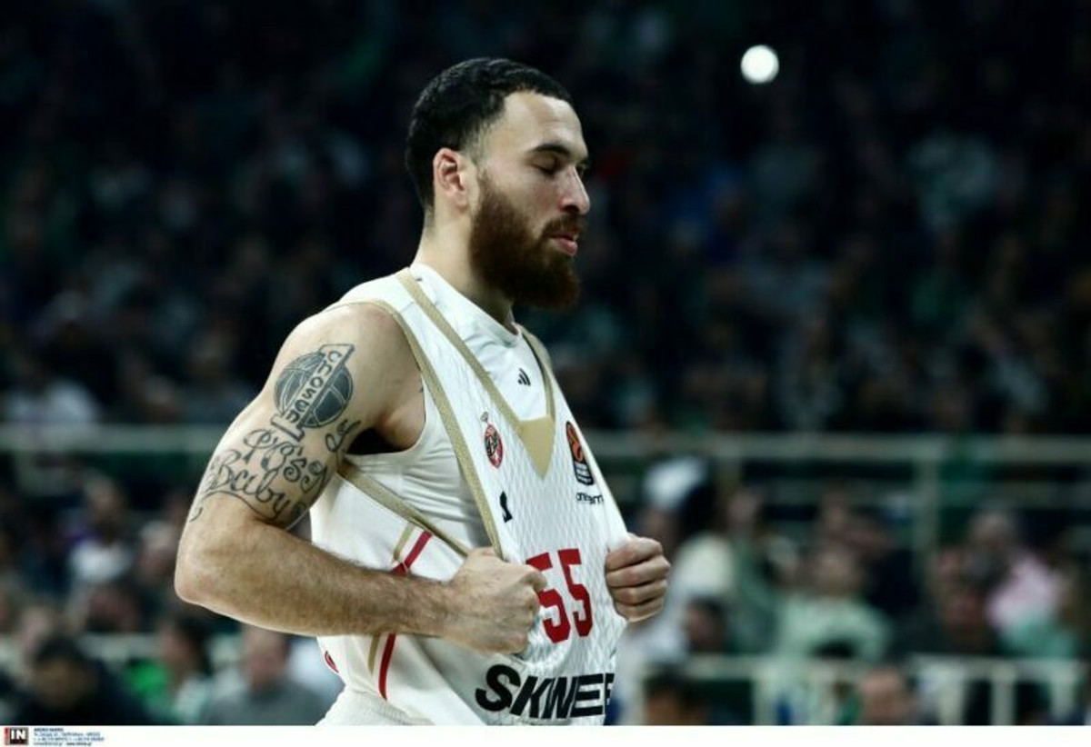 Μάικ Τζέιμς: &quot;Δεν πρέπει να ψηφίζουν οι οπαδοί&quot; (pic)
