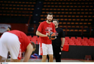Ολυμπιακός: Οριστικά χωρίς τον Άλεκ Πίτερς με τη Βαλένθια