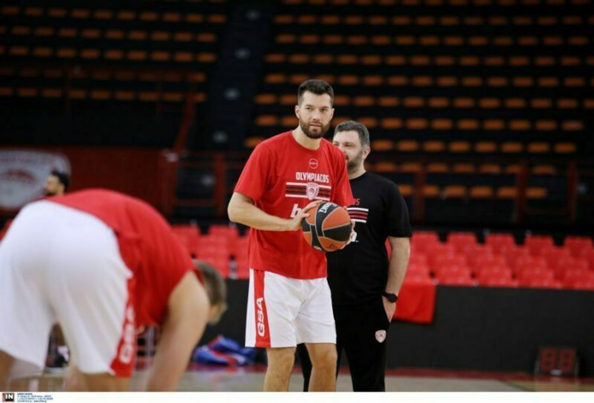 Ολυμπιακός: Οριστικά χωρίς τον Άλεκ Πίτερς με τη Βαλένθια