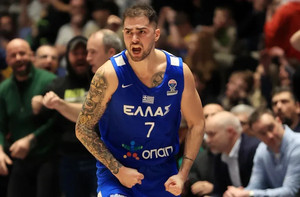 Στην Κύπρο... με &quot;πύραυλο&quot; Τολιόπουλου η Εθνική, λύγισε 93-89 την Τσεχία στην παράταση!