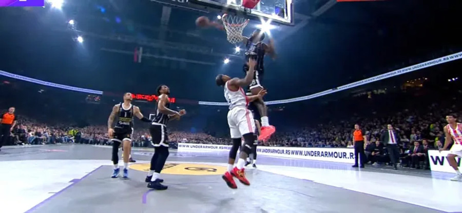 EuroLeague Top-10: Νο1 το κόψιμο του Ταϊρίκ Τζόουνς (vid)