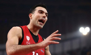 Σλούκας: &quot;Θέλουμε να διατηρήσουμε την κούπα στον Πειραιά&quot;