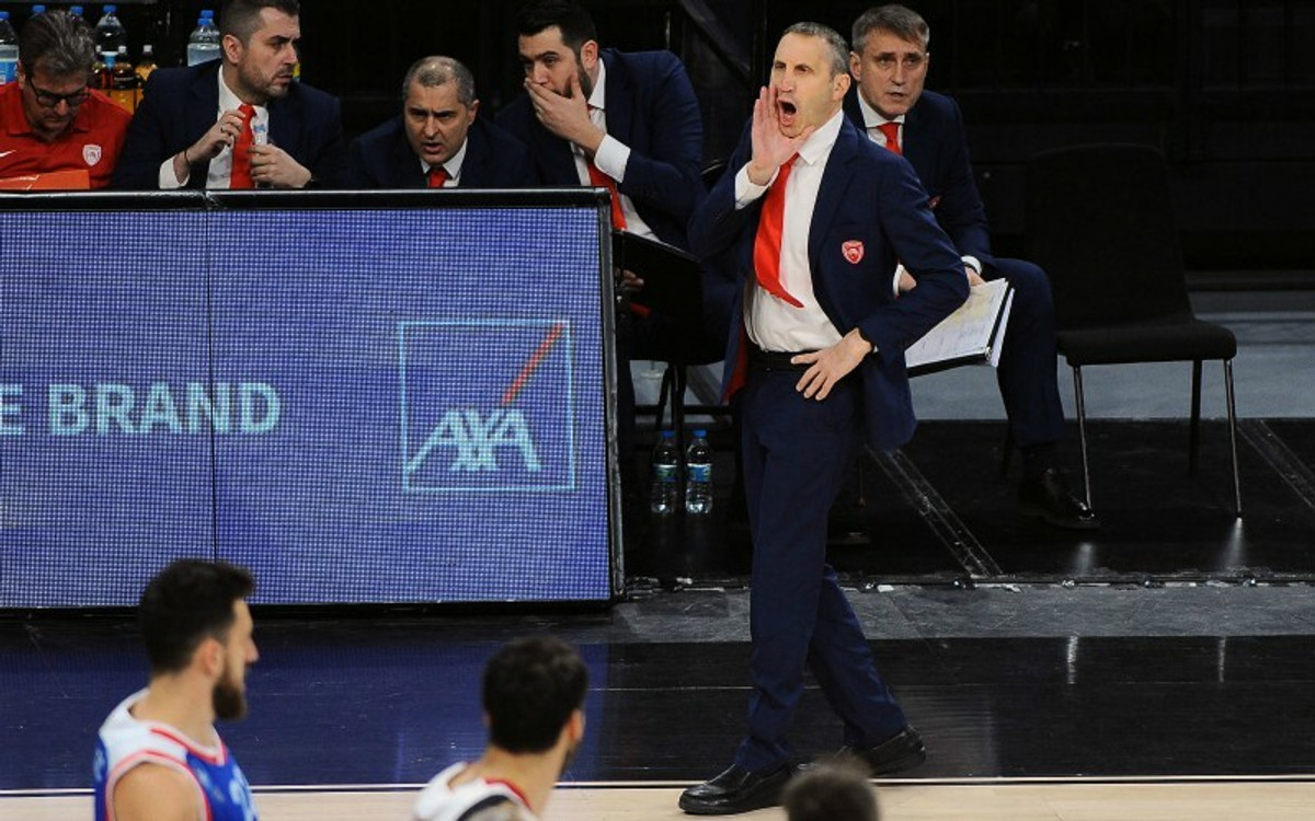 Μπλατ : &quot;Θα πρέπει να αντιδράσουμε και να κερδίσουμε παιχνίδια&quot;